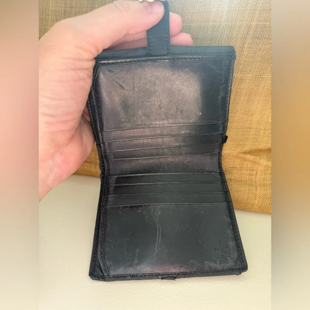 Gucci Black Wallet with Gold Hardware - Picture 6 of 7